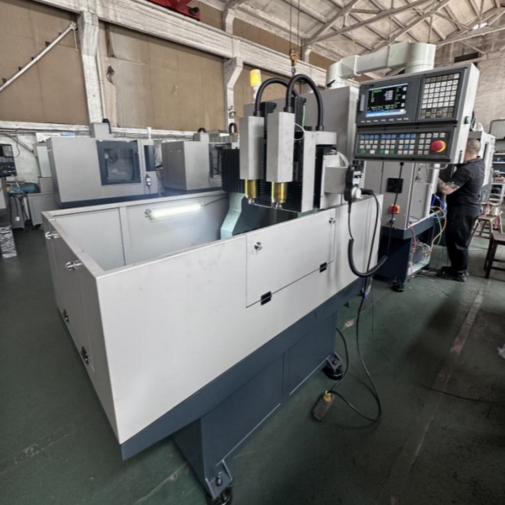 vmc4060 cnc engraving machine 2 spinlde-1.jpg vmc4060 cnc engraving machine 2 spinlde-1.jpg