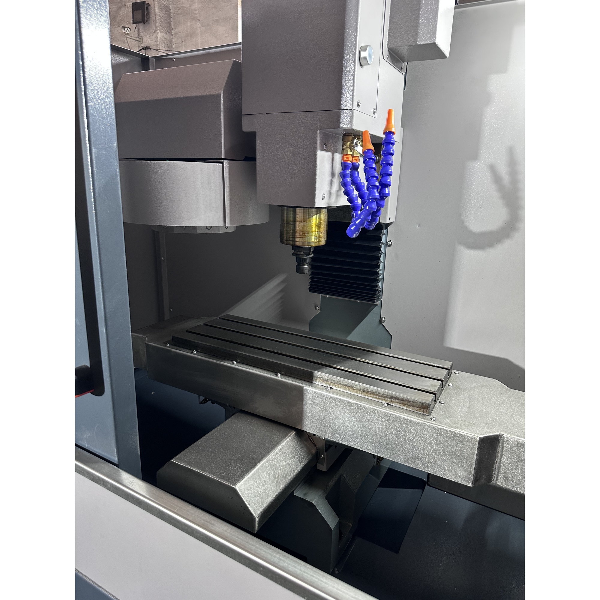 vmc420 cnc milling machine_3052_1.jpg vmc420 cnc milling machine_3052_1.jpg