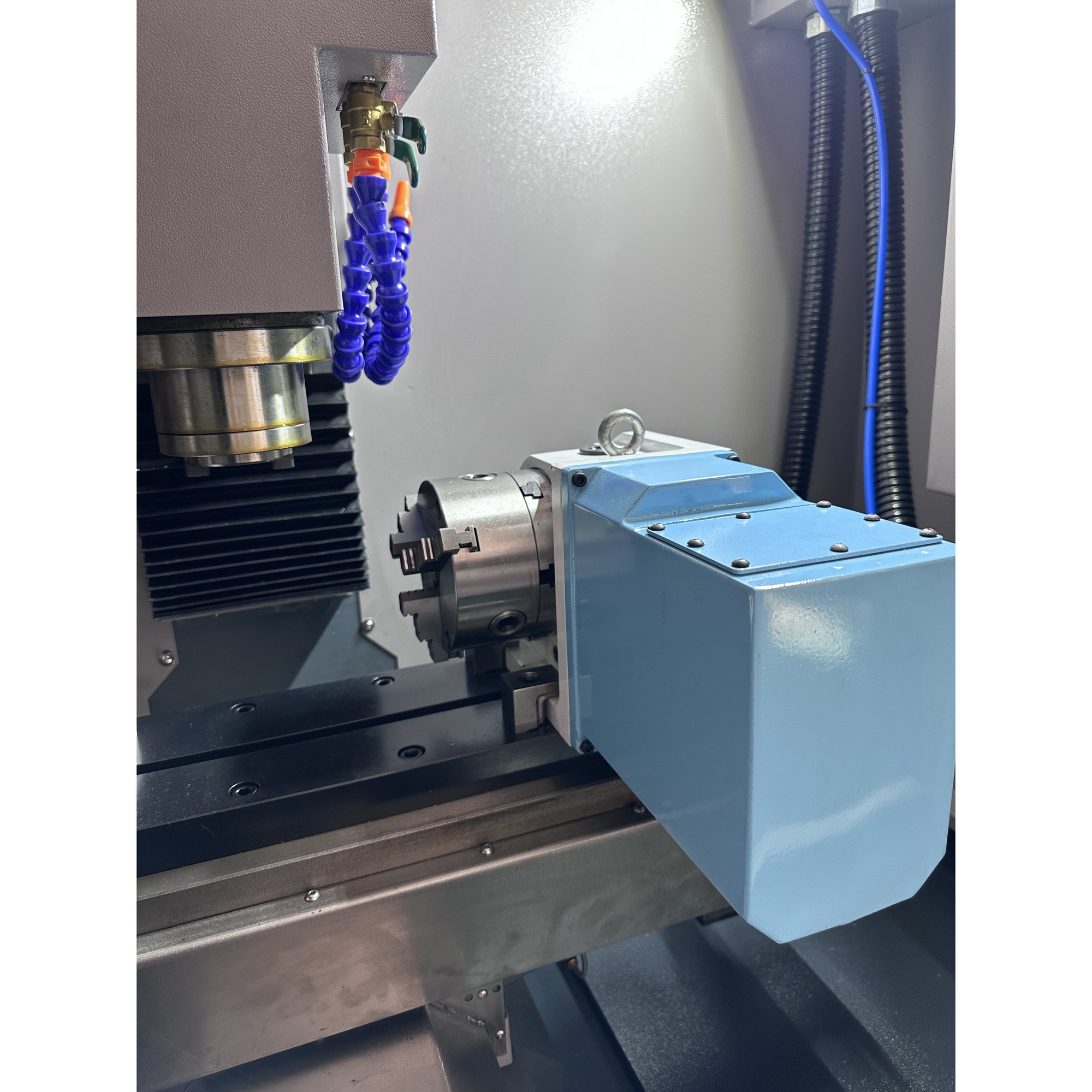 vmc420 cnc milling machine_3056_1.jpg vmc420 cnc milling machine_3056_1.jpg